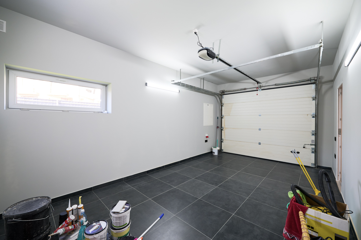 Garage door opener repair Brampton garage