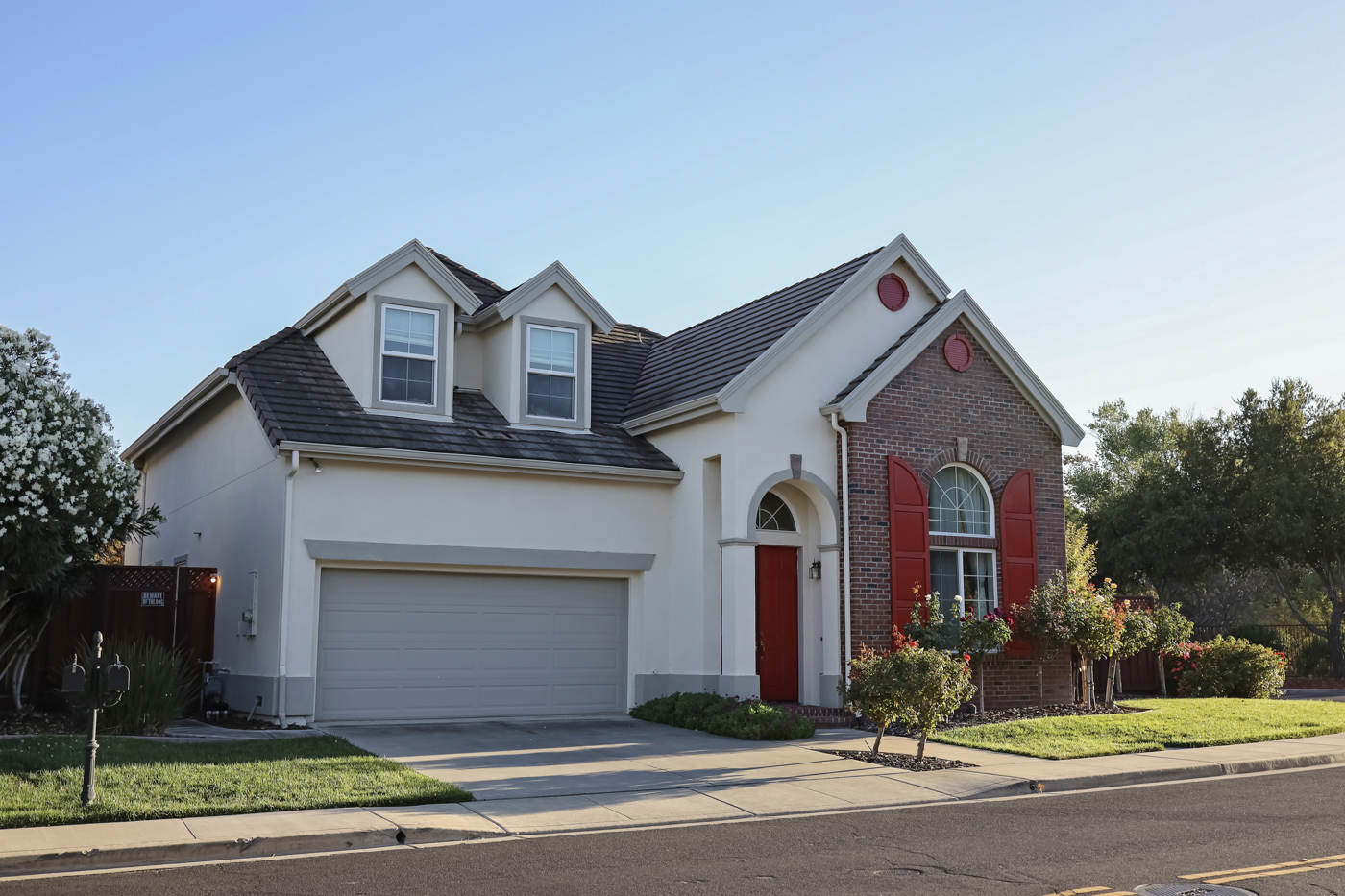 Residential garage door repair Markham home